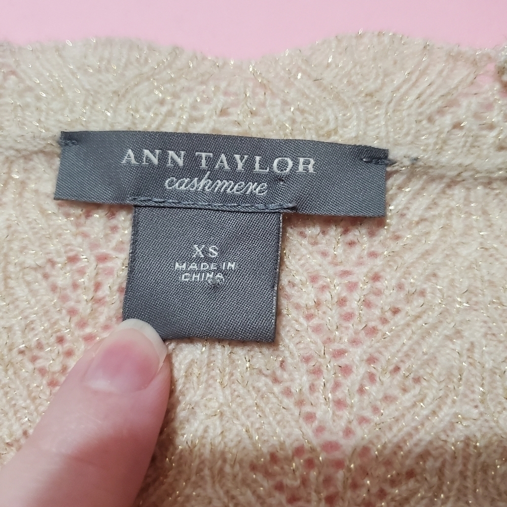✨️ Ann Taylor Cream Gold Sparkle Scallop Cashmere Sweater - Picture 2 of 3
